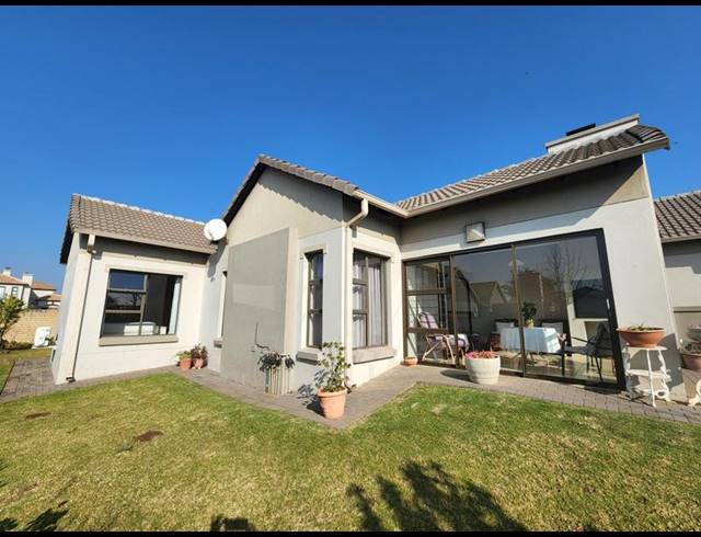 3 BEDROOM HOUSE FOR SALE IN RETIRE AT MIDSTREAM